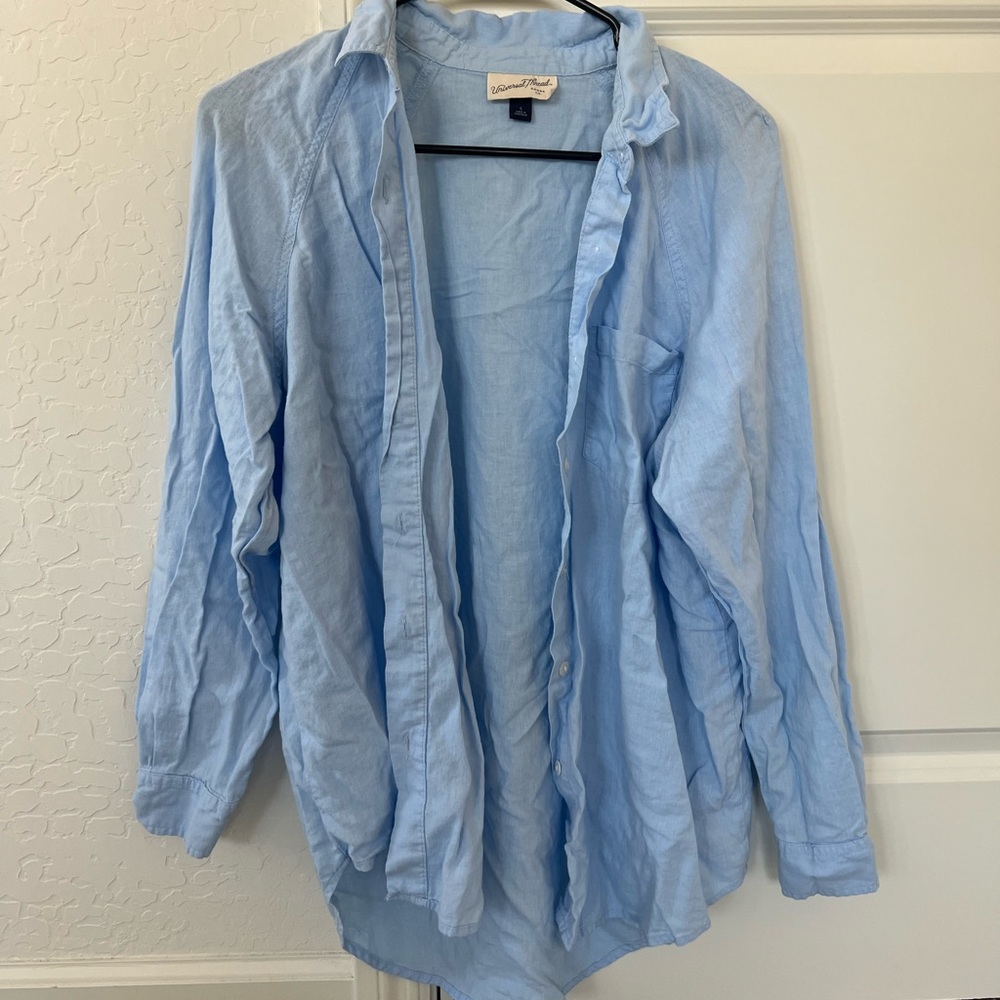Universal Threads Breathable Blue Button Down